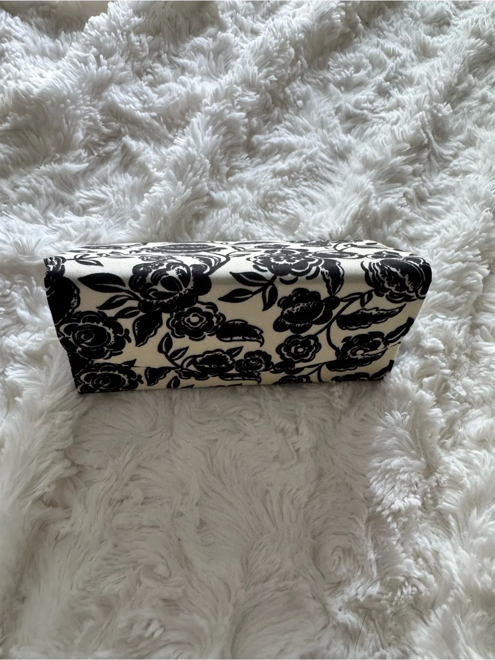 Vera Bradley Bubbly Flowers Black Foldable Sunglasses Eyeglasses Case